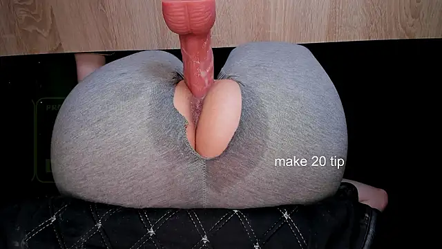 Snapshot of Cameltoe_squirt_inPants chatting on 12.07.24 Cameltoe squirt inPants online show from 12.07.24