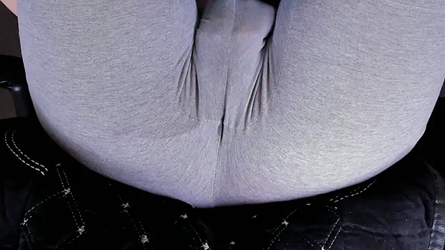 Snapshot of Cameltoe_squirt_inPants chatting on 10.07.25 Cameltoe squirt inPants online show from 10.07.25