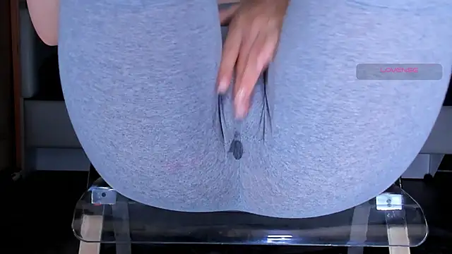 Cameltoe squirt inPants online show from 04.25.26