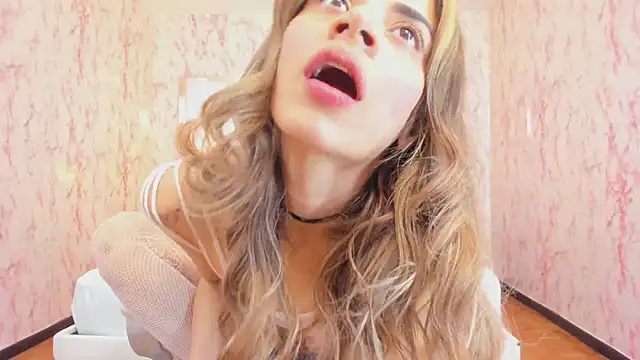 Emily Whinfre online show from 03.06.26