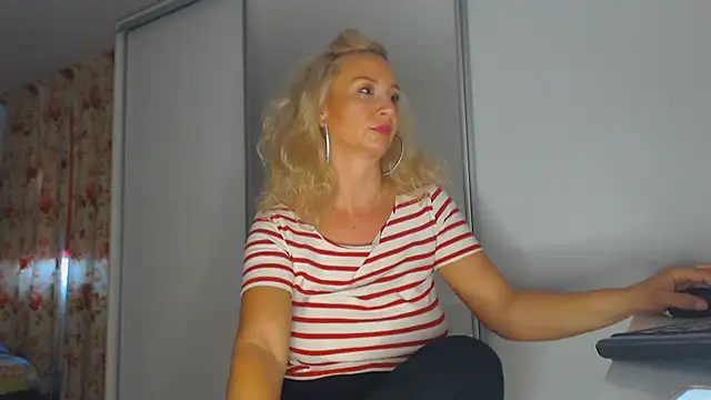 merlyn4 online show from 09.19.25