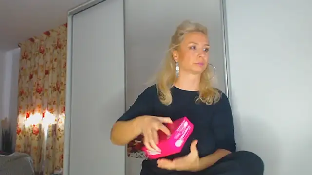 merlyn4 online show from 10.14.25