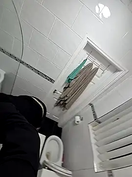 Snapshot of biversboy chatting on 10.26.25 biversboy online show from 10.26.25