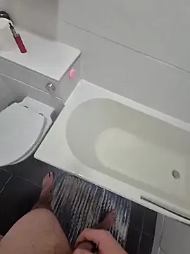 Snapshot of biversboy chatting on 11.13.25 biversboy online show from 11.13.25