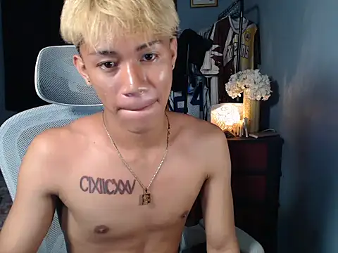 Snapshot of naughtyboyloy_0 chatting on 12.18.25 naughtyboyloy 0 online show from 12.18.25