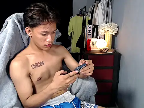 Snapshot of naughtyboyloy_0 chatting on 01.06.26 naughtyboyloy 0 online show from 01.06.26