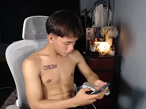 Snapshot of naughtyboyloy_0 chatting on 02.21.26 naughtyboyloy 0 online show from 02.21.26