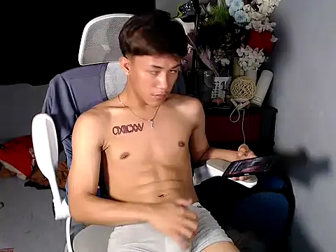 Snapshot of naughtyboyloy_0 chatting on 04.03.26 naughtyboyloy 0 online show from 04.03.26