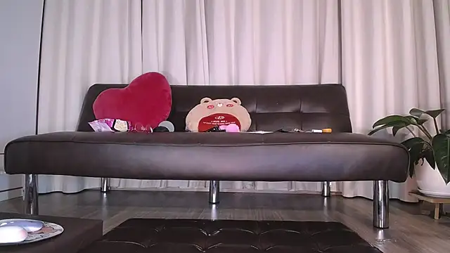 Snapshot of Liz_Hu chatting on 09.11.25 Liz Hu online show from 09.11.25