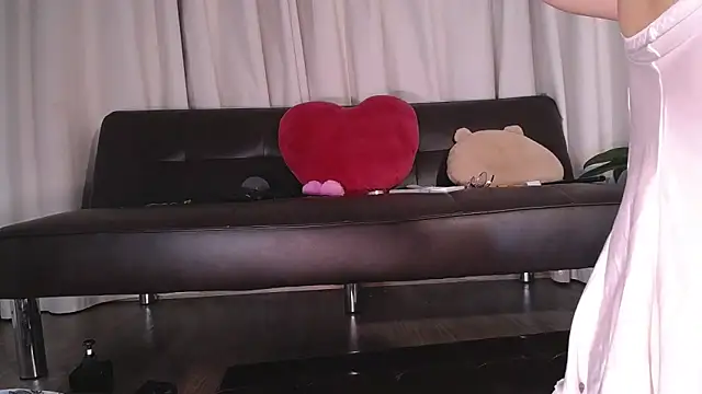 Snapshot of Liz_Hu chatting on 09.15.25 Liz Hu online show from 09.15.25