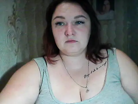 Snapshot of AngelQSky chatting on 11.15.25 AngelQSky online show from 11.15.25