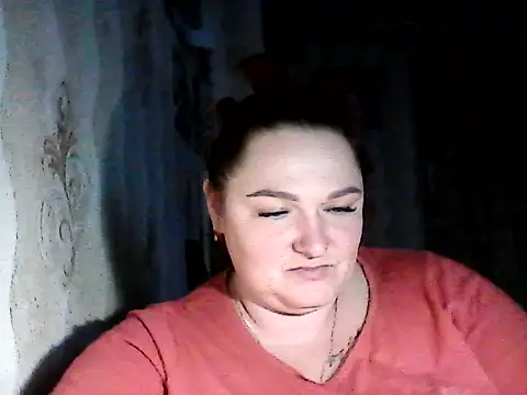 Snapshot of AngelQSky chatting on 11.16.25 AngelQSky online show from 11.16.25