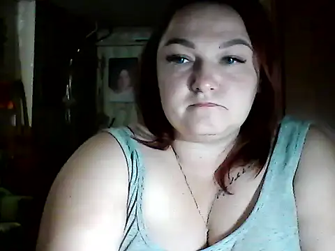 Snapshot of AngelQSky chatting on 11.19.25 AngelQSky online show from 11.19.25