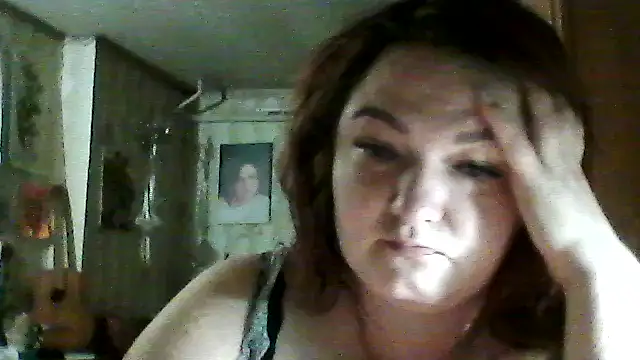 Snapshot of AngelQSky chatting on 11.22.25 AngelQSky online show from 11.22.25