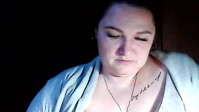 Snapshot of AngelQSky chatting on 11.23.25 AngelQSky online show from 11.23.25