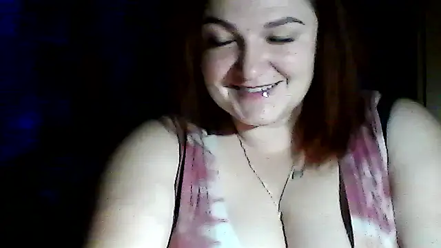 Snapshot of AngelQSky chatting on 11.28.25 AngelQSky online show from 11.28.25