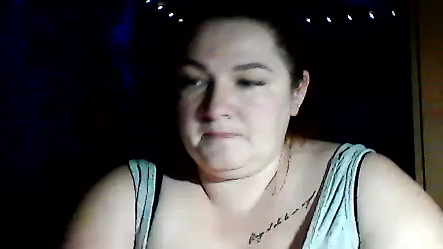 Snapshot of AngelQSky chatting on 12.02.25 AngelQSky online show from 12.02.25