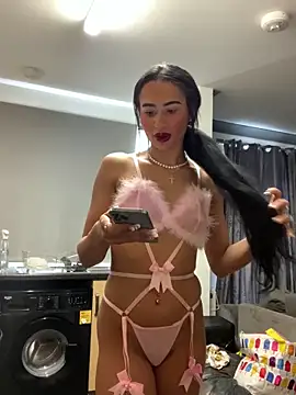 Snapshot of itsyourgirltee chatting on 09.25.25 itsyourgirltee online show from 09.25.25