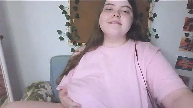 Snapshot of brattyprincessemma chatting on 09.18.25 brattyprincessemma online show from 09.18.25