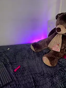 kylie444  online show from 09.21.25