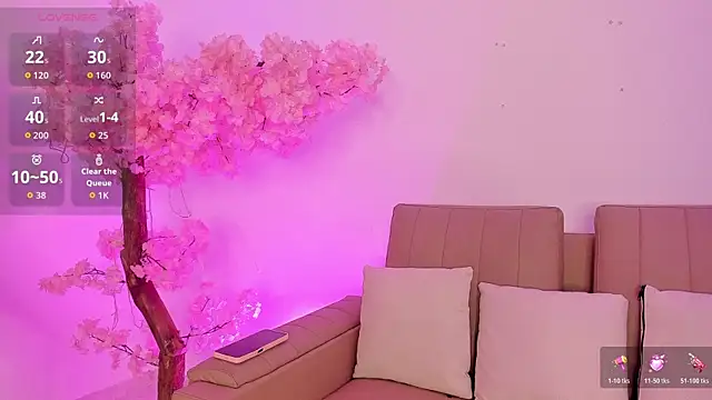 Snapshot of Doll_Isa_ chatting on 01.08.26 Doll Isa online show from 01.08.26