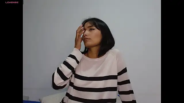 Gia Lee online show from 11.29.25