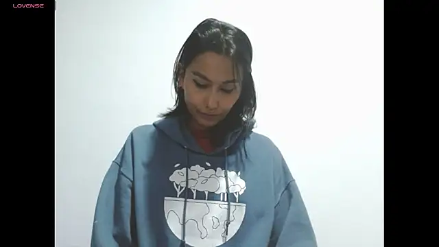 Gia Lee online show from 01.07.26