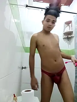 Snapshot of Twink_angel3 chatting on 09.17.25 Twink angel3 online show from 09.17.25