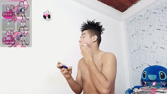 Snapshot of Twink_angel3 chatting on 09.21.25 Twink angel3 online show from 09.21.25