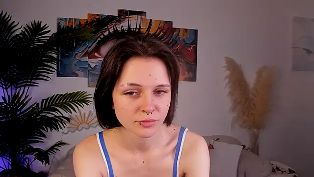 Snapshot of Shine_Vivi chatting on 09.10.25 Shine Vivi online show from 09.10.25