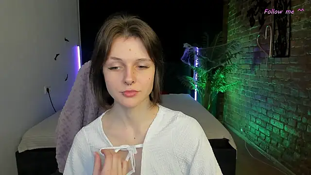 Shine Vivi online show from 11.12.25