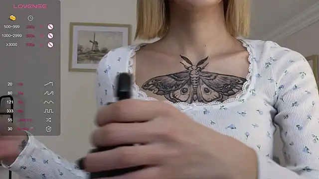 Snapshot of Sonia_Jones chatting on 12.03.25 Sonia Jones online show from 12.03.25