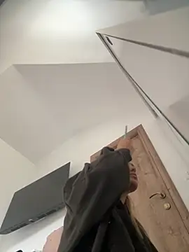 Snapshot of KayaAzur chatting on 11.08.25 KayaAzur online show from 11.08.25