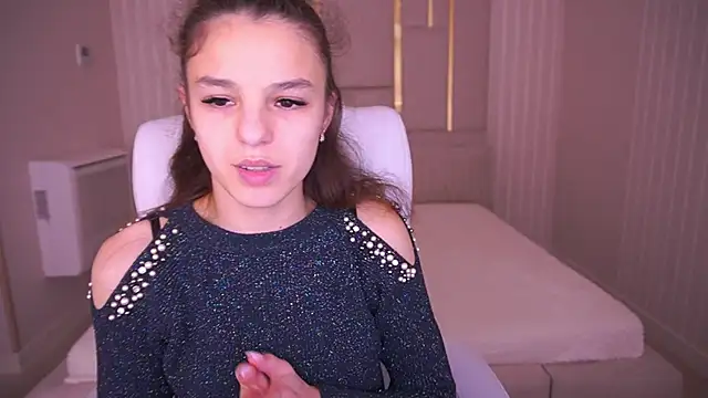 Snapshot of AnitaBambie chatting on 11.30.25 AnitaBambie online show from 11.30.25