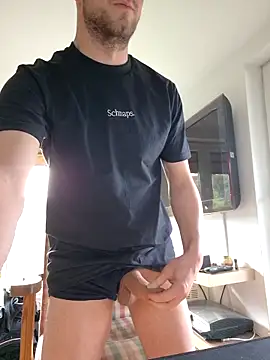 Snapshot of 6incheswannacum chatting on 12.14.25 6incheswannacum online show from 12.14.25