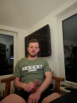 Snapshot of 6incheswannacum chatting on 12.20.25 6incheswannacum online show from 12.20.25