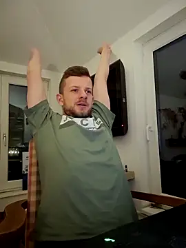 Snapshot of 6incheswannacum chatting on 12.20.25 6incheswannacum online show from 12.20.25