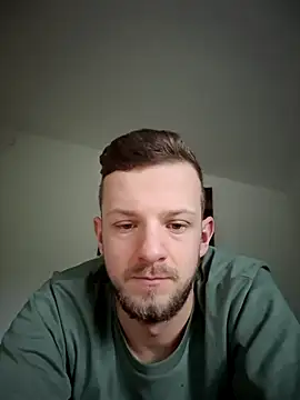 Snapshot of 6incheswannacum chatting on 12.21.25 6incheswannacum online show from 12.21.25