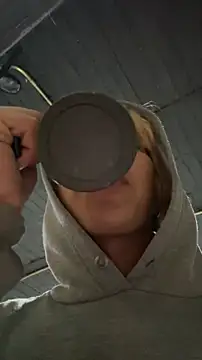 Snapshot of OliIverr22 chatting on 11.03.25 OliIverr22 online show from 11.03.25