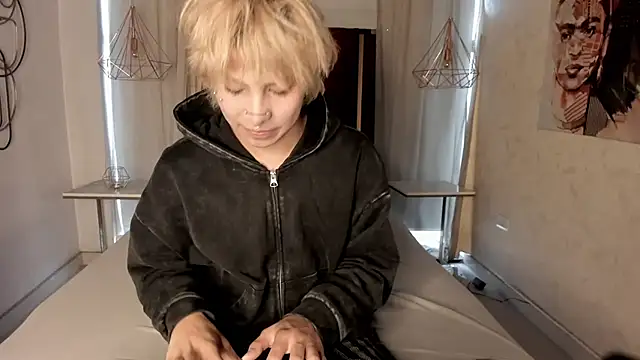 Snapshot of OliIverr22 chatting on 11.25.25 OliIverr22 online show from 11.25.25