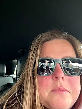 Snapshot of hornykitty1210 chatting on 10.24.25 hornykitty1210 online show from 10.24.25