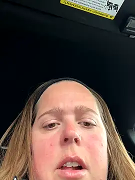 Snapshot of hornykitty1210 chatting on 10.31.25 hornykitty1210 online show from 10.31.25