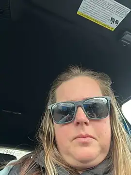 Snapshot of hornykitty1210 chatting on 03.05.26 hornykitty1210 online show from 03.05.26