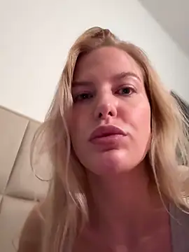 Snapshot of Chloemillerrxx chatting on 09.13.25 Chloemillerrxx online show from 09.13.25