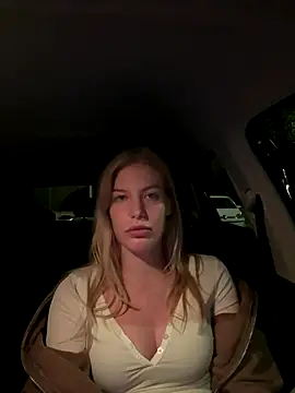 Snapshot of Chloemillerrxx chatting on 09.29.25 Chloemillerrxx online show from 09.29.25