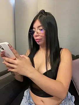 Snapshot of Maddy_Piink chatting on 09.17.25 Maddy Piink online show from 09.17.25