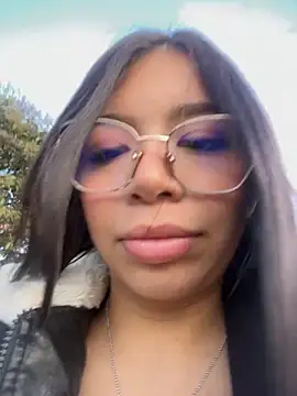 Maddy Piink online show from 11.07.25