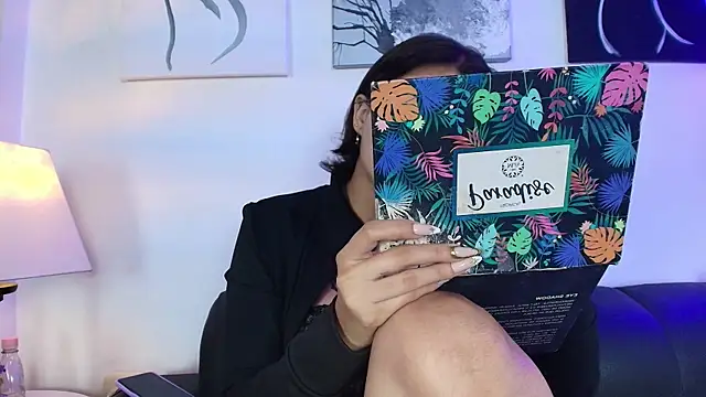 Snapshot of Zoe_wang chatting on 09.17.25 Zoe wang online show from 09.17.25