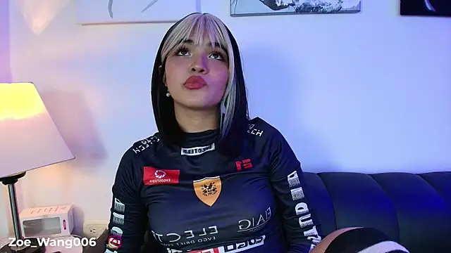 Snapshot of Zoe_wang chatting on 10.04.25 Zoe wang online show from 10.04.25