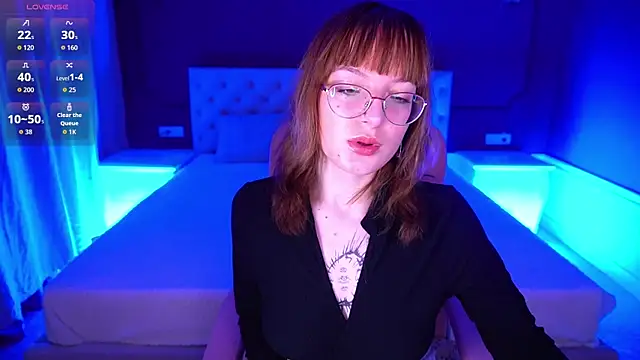 Pixie Peachh online show from 11.28.25